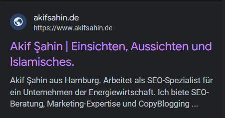 Beispiel für Site Names in der Google-Suche anhand von akifsahin.de