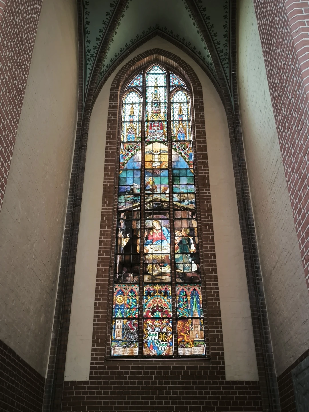 Glasfenster im Schweriner Dom