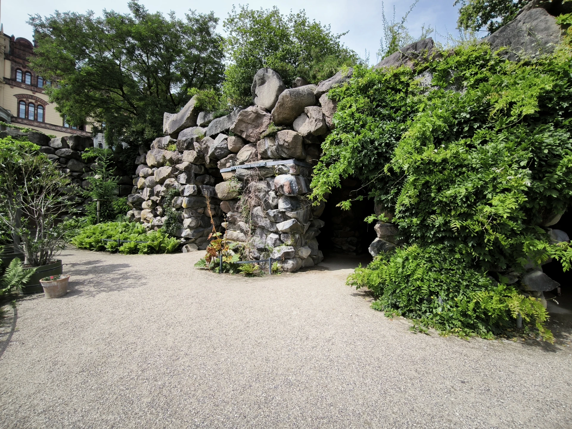 Grotte im Schlossgarten Schwerin